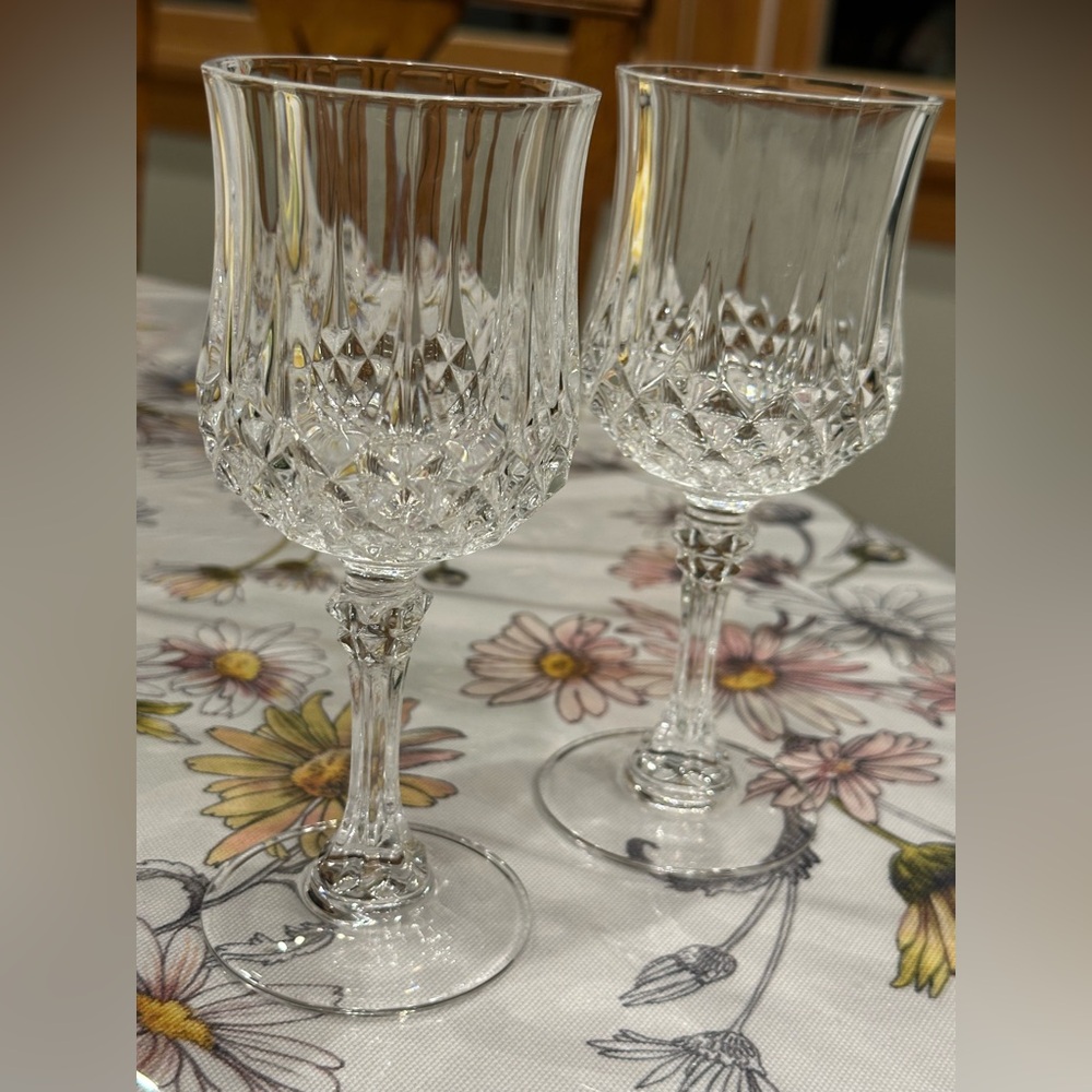 Cristal D’arques Crystal set of 2 wine glasses Durand pattern excellent cond.